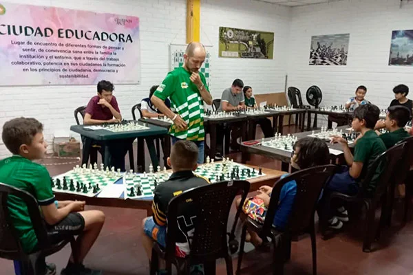 Titanchess somultanea de ajedrez